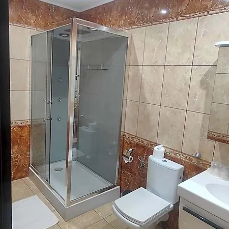 Hotel David With Free Parking 3*