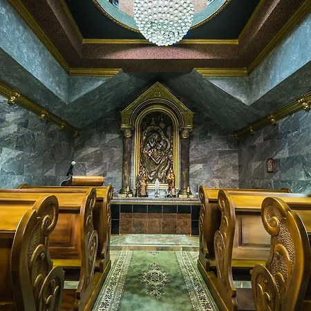 David With Free Parking